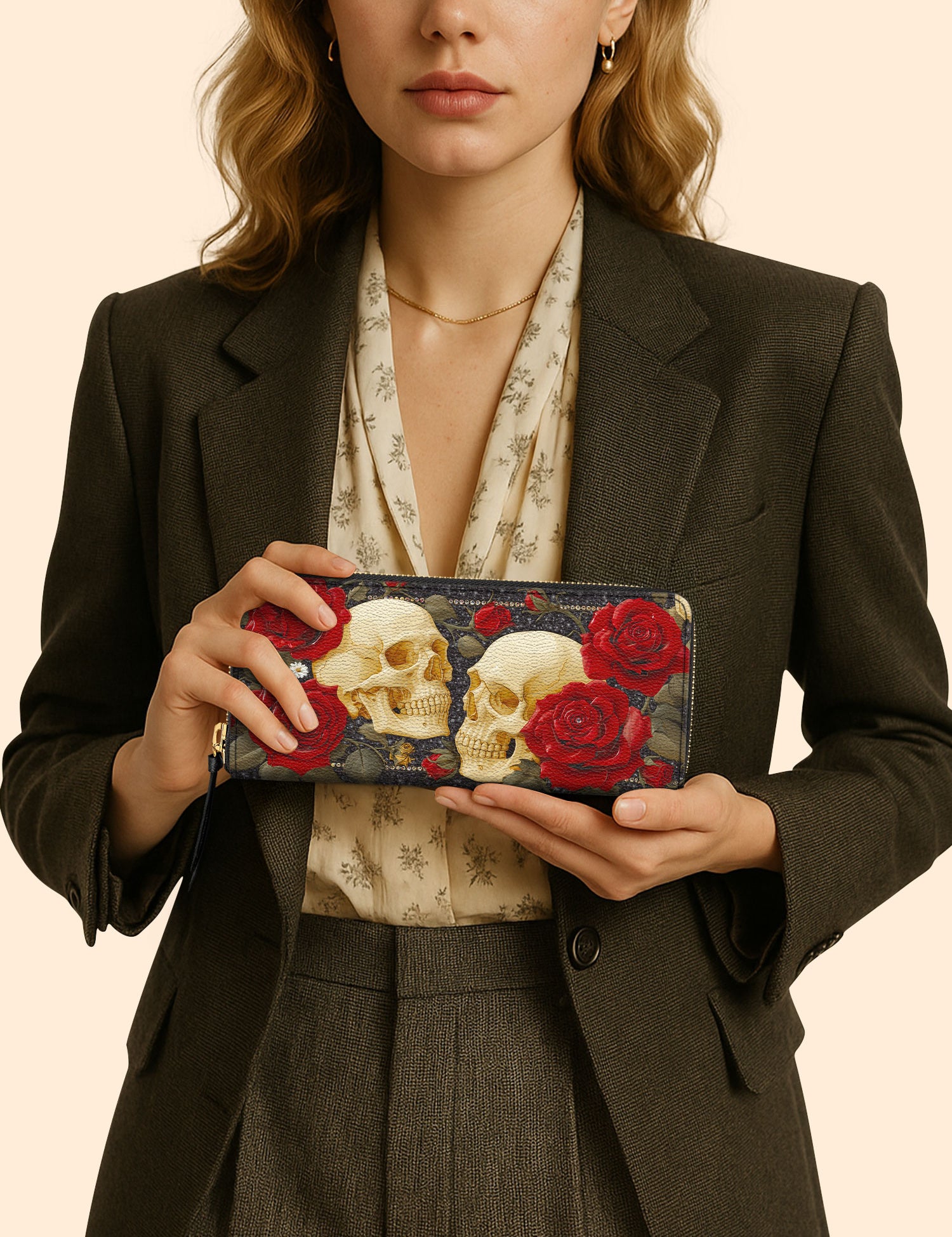 20250724_Slim-Wallet_SKULL_Enchanted-Bone_ARND135_ADSG122_Mockup_Focus_2.jpg